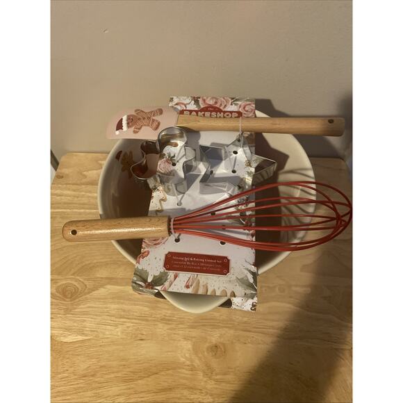 THE BAKESHOP Gingerbread Christmas Mixing POURING BOWL 5 Piece Set New - Picture 1 of 13